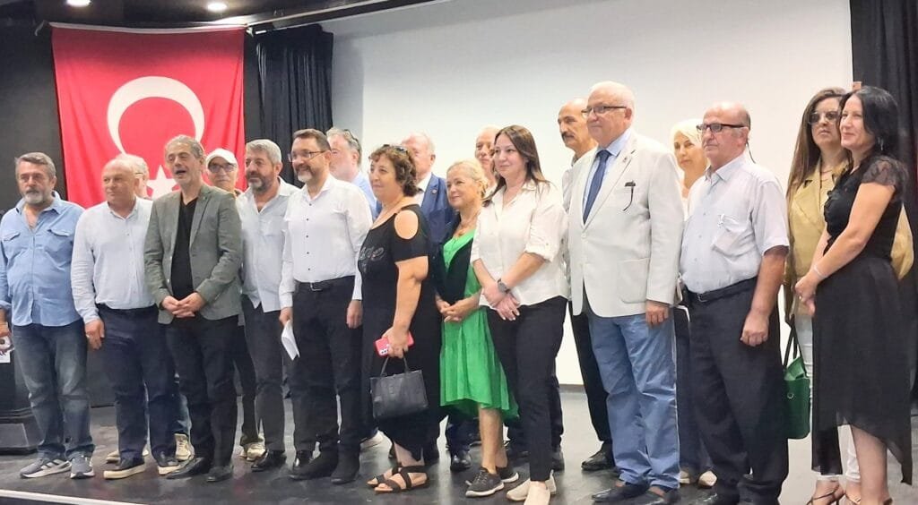 HALK KÜRSÜSÜ DERNEĞİ HALKIN SESİ İÇİN İZMİR’DE BİR ARAYA GELDİ.